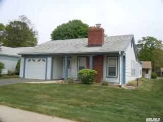 426 Sheffield Dr, Panamoka, NY 11961-2072