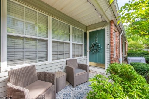 1002 Appleton Way, Whippany NJ  07981-1755 exterior