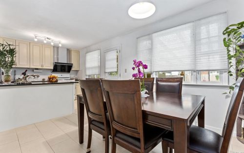 15 Grayley Pl, Huntington Station NY  11746-3112 exterior