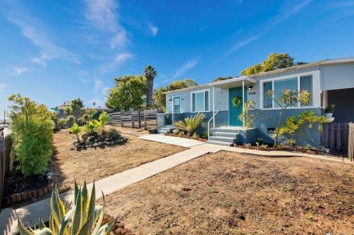 1906 Coolidge St, San Diego CA  92111-7014 exterior