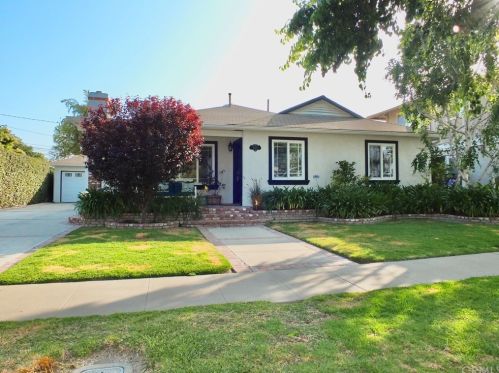 6140 Oakbrook St, Long Beach, CA 90815-2228