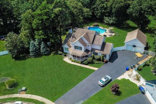 627 Yellowbrick Rd, Bricktown, NJ 08724-3335