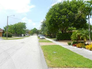 4920 103rd Pl, Miami, FL 33165-6242
