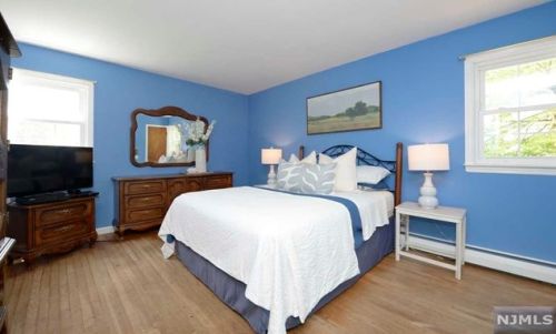 1 Ferris Ct, Ho Ho Kus NJ  07423-1017 exterior