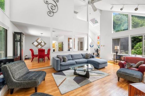 138 Mitchell Rd, Somers Town NY  10589-1808 exterior
