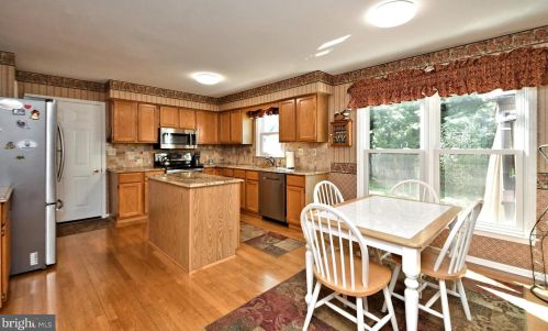 122 Claremont Dr, Lansdale PA 19446-6361 exterior