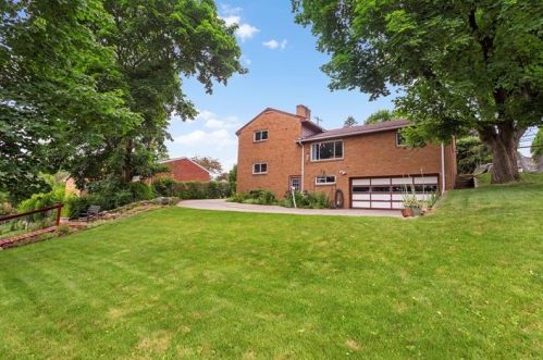 127 Wetzel Rd, Glenshaw, PA 15116-2234