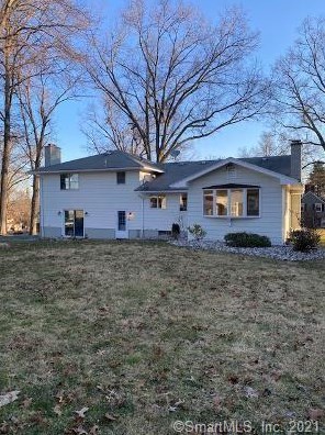 28 Eastridge Dr, Waterbury, CT 06708-3321