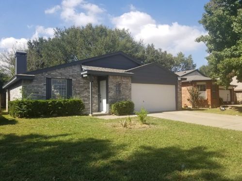 917 Blue Jay Dr, Midlothian TX  76063-1569 exterior