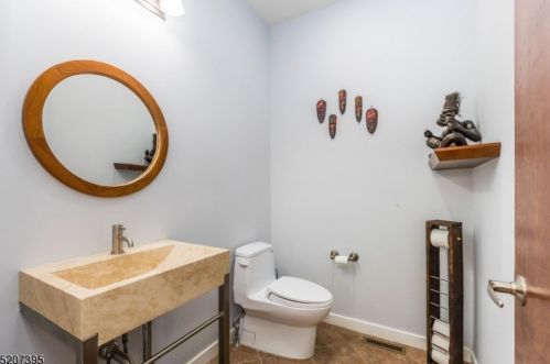 163 Hillcrest Dr, Parsippany NJ  07834-1413 exterior