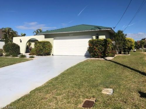 815 33rd Ter, Cape Coral, FL 33904-4935