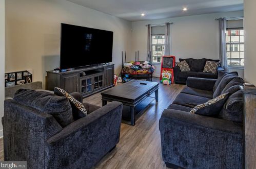 119 Nathan Dr, Riverton NJ  08077 exterior