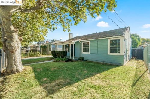 10703 Acalanes Dr, Oakland, CA 94603-3560