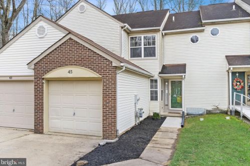 45 Mahopac Dr, Bear, DE 19701-3819