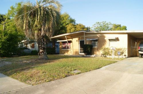2128 Beecher St, Orlando, FL 32808-5566