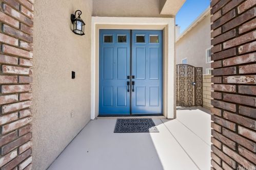 25922 Bryant Pl, Santa Clarita, CA 91381-1581