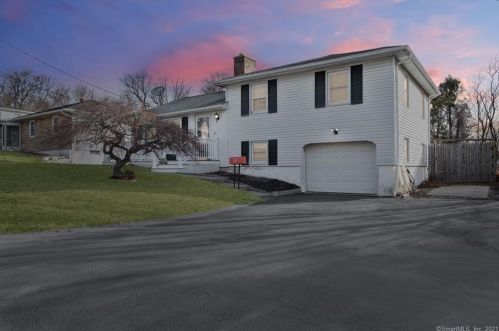 181 Decicco Rd, Waterbury, CT 06705-3443