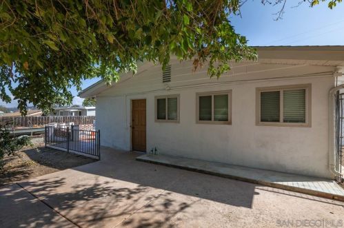 9606 Marilla Dr, Lakeside CA  92040-2806 exterior