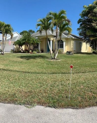 2097 Caliph St, Fort Pierce, FL 34952-6804