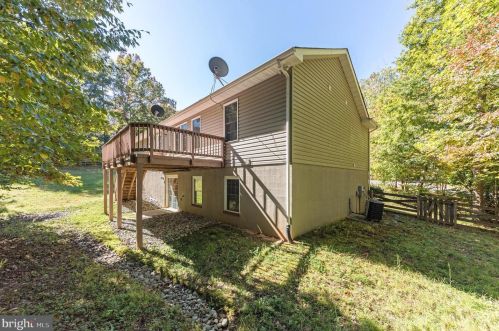 302 Land Or Dr, Ruther Glen VA  22546-1241 exterior