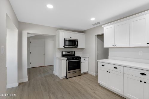 6844 8th Ave, Phoenix AZ  85013-1004 exterior