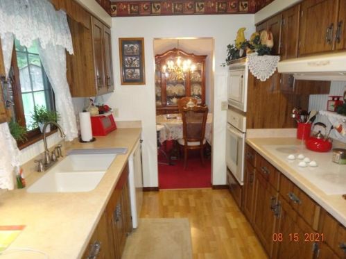 119 Randall Dr, New Castle, PA 16105-5143