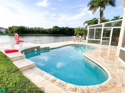 2241 164th Ave, Hollywood, FL 33027-4480