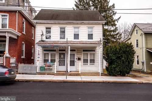 319 State St, Ephrata PA  17522-2236 exterior