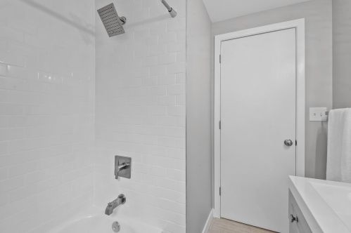 5637 Washburn Ave, Minneapolis MN  55410-2634 exterior