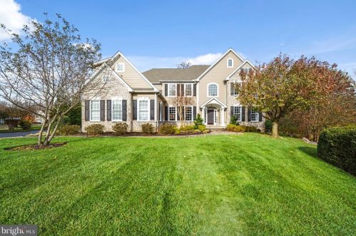 3245 Logan Ln, Boothwyn, PA 19060-1761