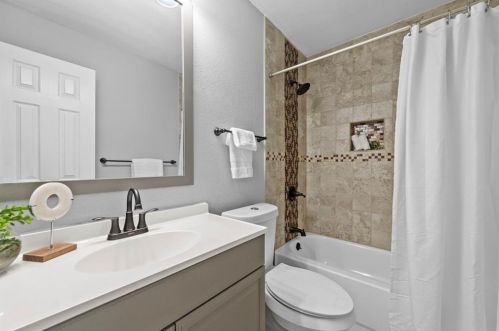 806 Greenhaven Dr, Richardson TX  75080-3025 exterior