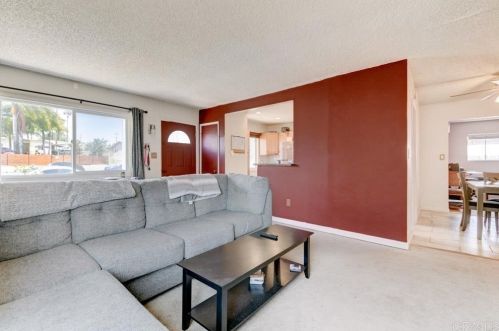 4075 Epsilon St, San Diego CA 92113-4305 exterior