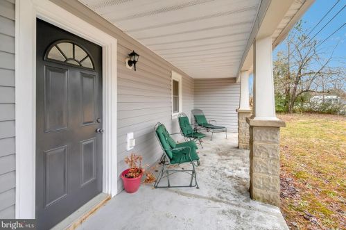 752 White Oak Rd, Fredericksburg, VA 22405-3612