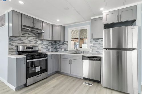 257 Colima, West Pittsburg, CA 94565-3649