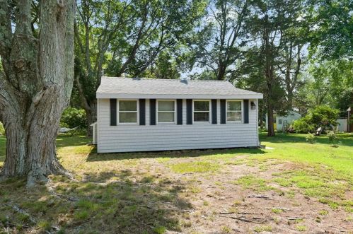 2 Noyes Rd, Lyme, CT 06371-1636