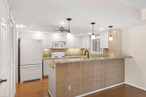 1558 Oyster Catcher Pt, Naples, FL 34105-2698
