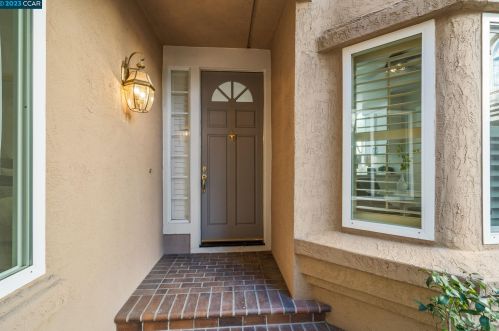 1283 Canyon Side Ave, San Ramon CA  94582-4560 exterior