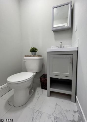 423 Drake Ave, Roselle NJ  07203-1425 exterior