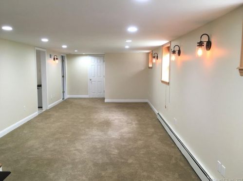 205 Southfield Ave, Stamford CT  06902-7736 exterior