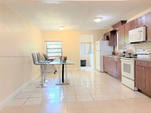 1390 103rd St, Miami, FL 33138-2624