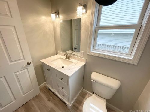 79 Botsford Ave, Milford CT  06460-5852 exterior