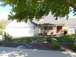 2729 Parton Cir, Lancaster, CA 93536-5351