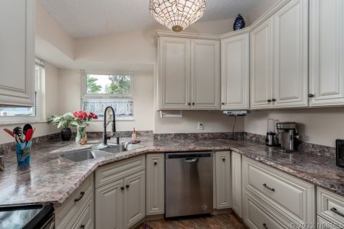 2033 Brewster Dr, Deltona FL  32738-9597 exterior