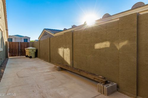 8356 Berridge Ln, Glendale AZ  85305-2555 exterior