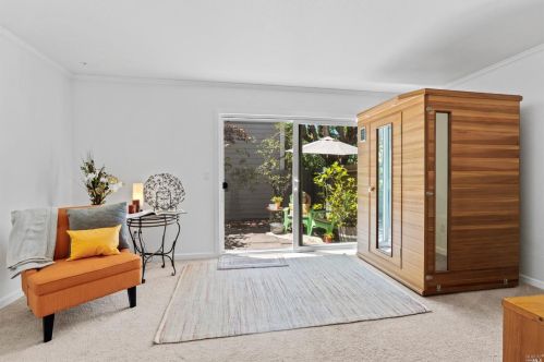 1468 Townview Ave, Santa Rosa CA  95405-7561 exterior