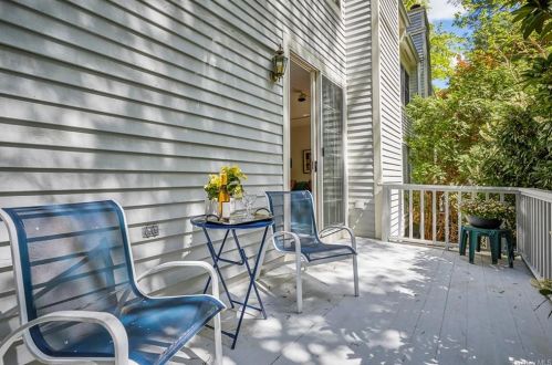 8 Westfield Ln, White Plains NY  10605-5459 exterior