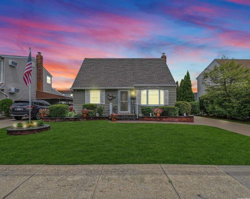 1010 Washington Ave, Westbury, NY 11590-5502