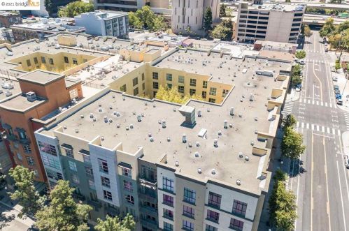 569 9th St, Oakland CA  94607-3833 exterior