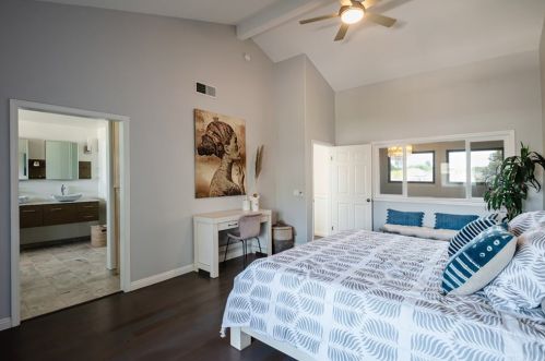4 Bermuda Ct, Manhattan Beach CA  90266-7240 exterior