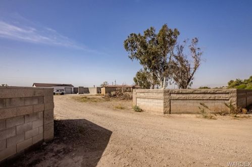 3214 Cheyenne Dr, Mohave Valley, AZ 86440-9490